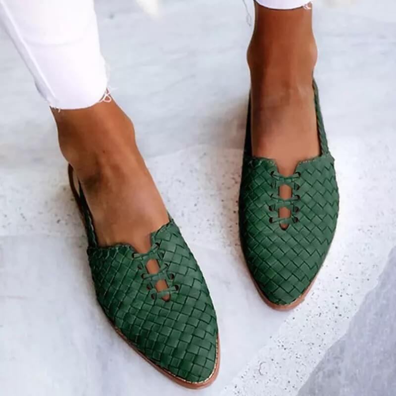 Sandalias TARIFA combinadas con look de verano casual