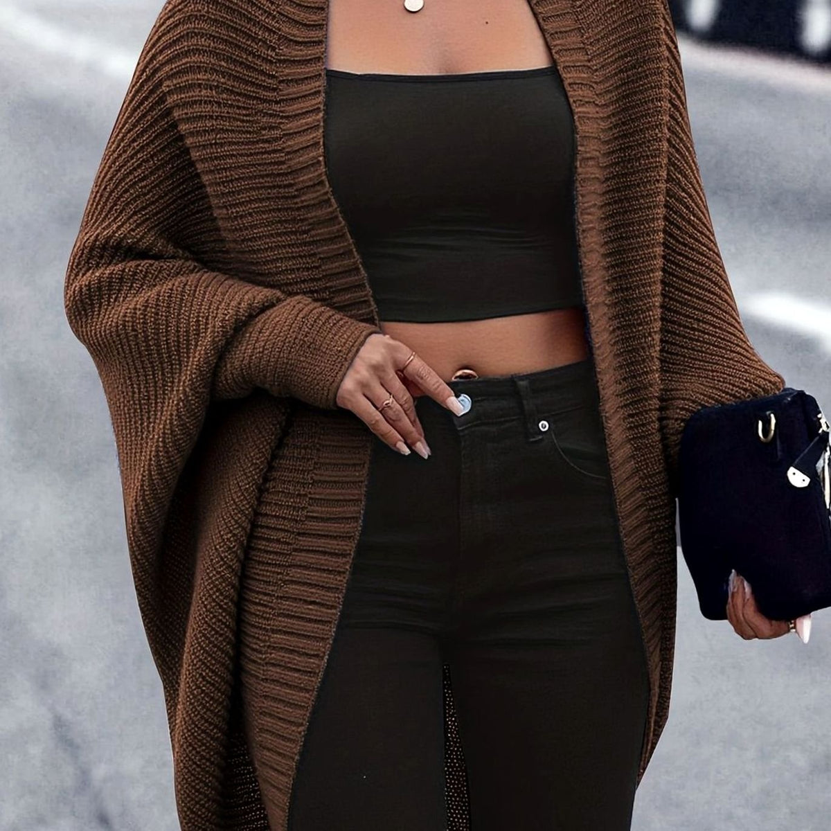 Cárdigan oversize de punto ideal para looks de entretiempo