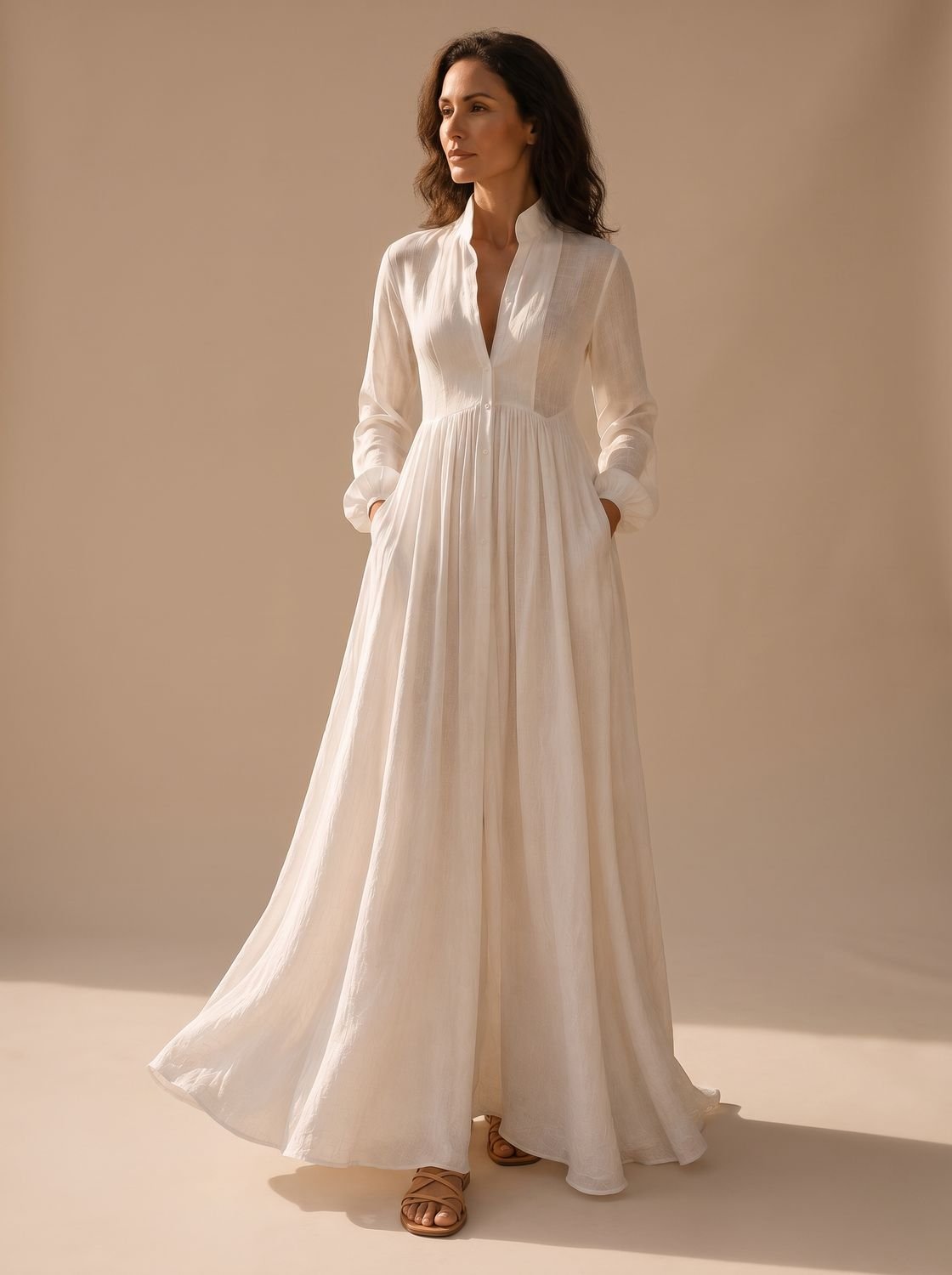 Mujer con vestido maxi boho TESSALYN de manga larga y escote en V