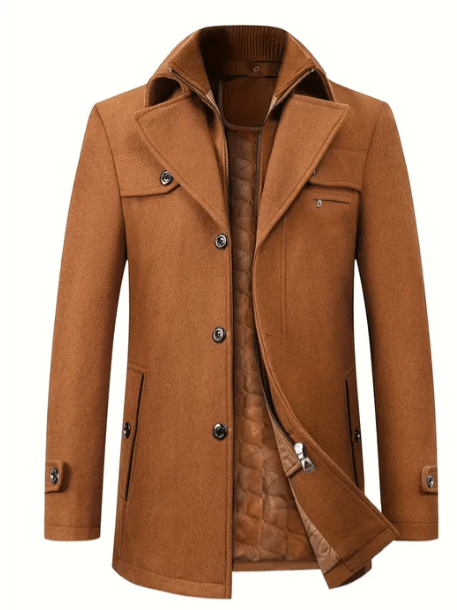 Detalle del forro interior acolchado del abrigo THORSEN para invierno