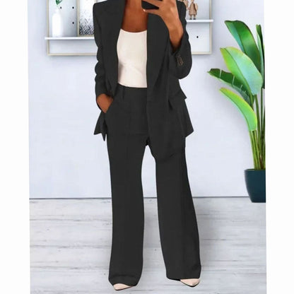 Blazer estructurada combinada por separado con vaqueros en look casual