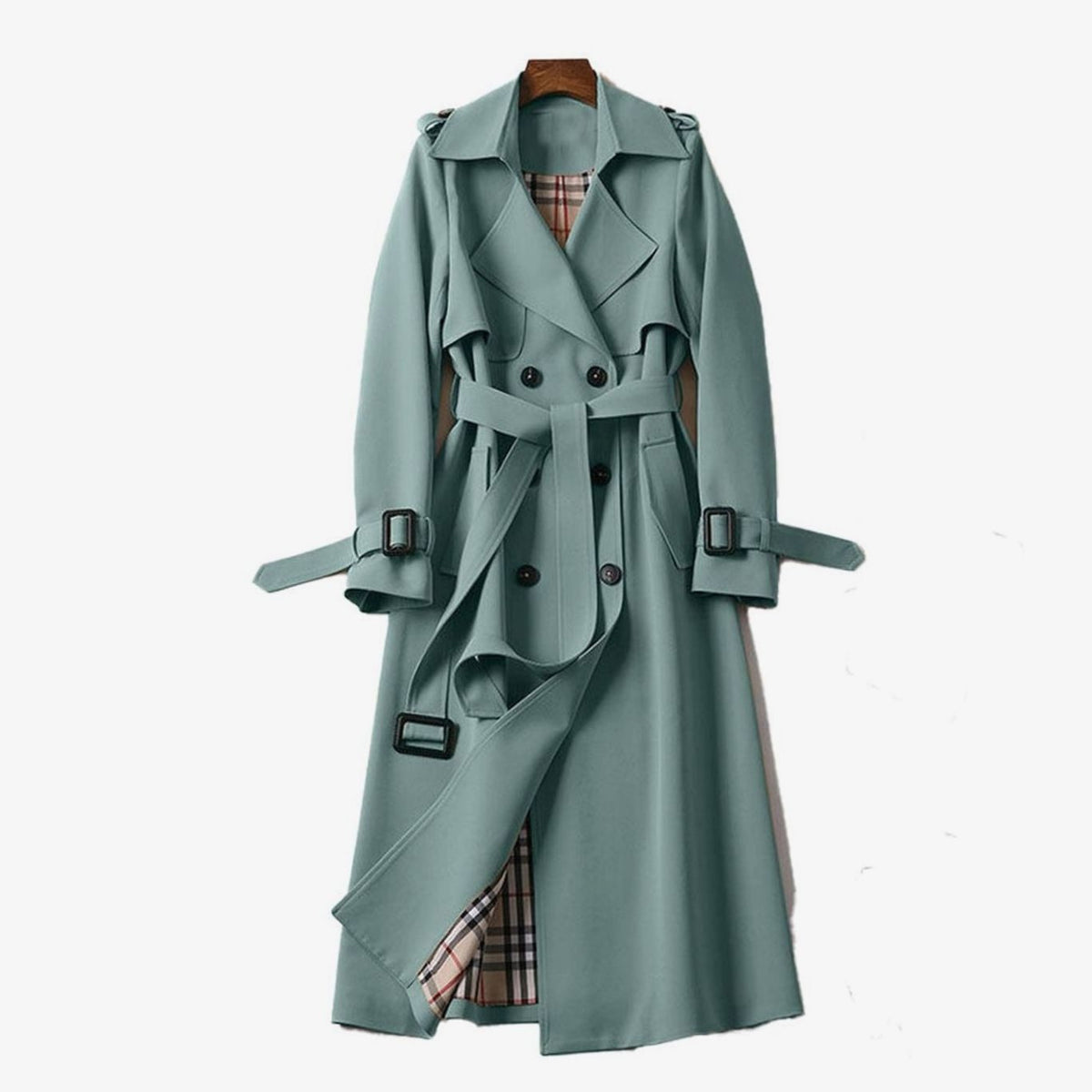 Mujer luciendo el abrigo trench cruzado VALENTINE en look de calle