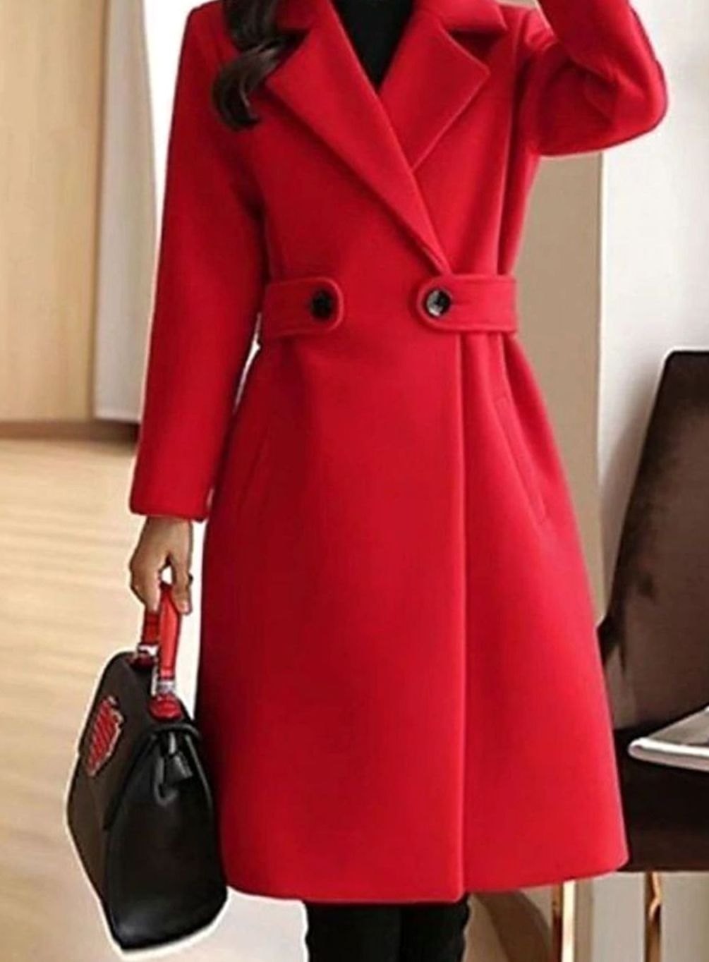 Abrigo VALERIA en tono marrón, ideal para looks de oficina en temporada fría