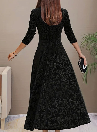 Vista lateral del vestido de terciopelo floral VELISSA con silueta entallada