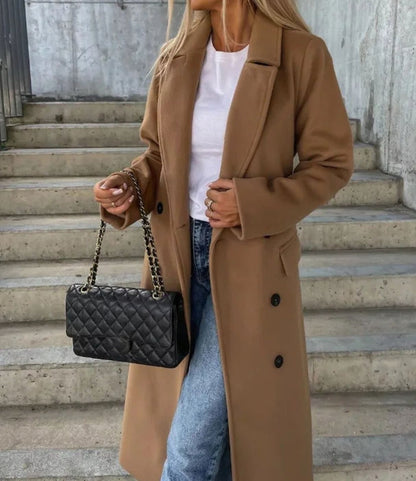 Abrigo VICTORIA cerrado con doble botonadura para look de oficina