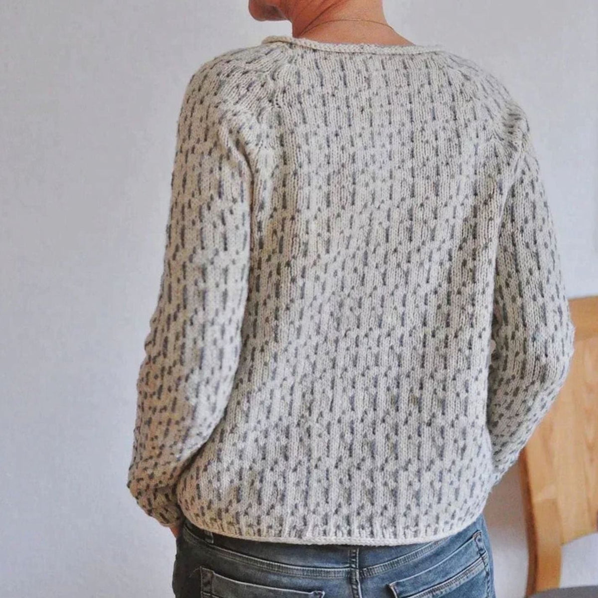 Jersey WRENNA combinado en look casual de otoño e invierno