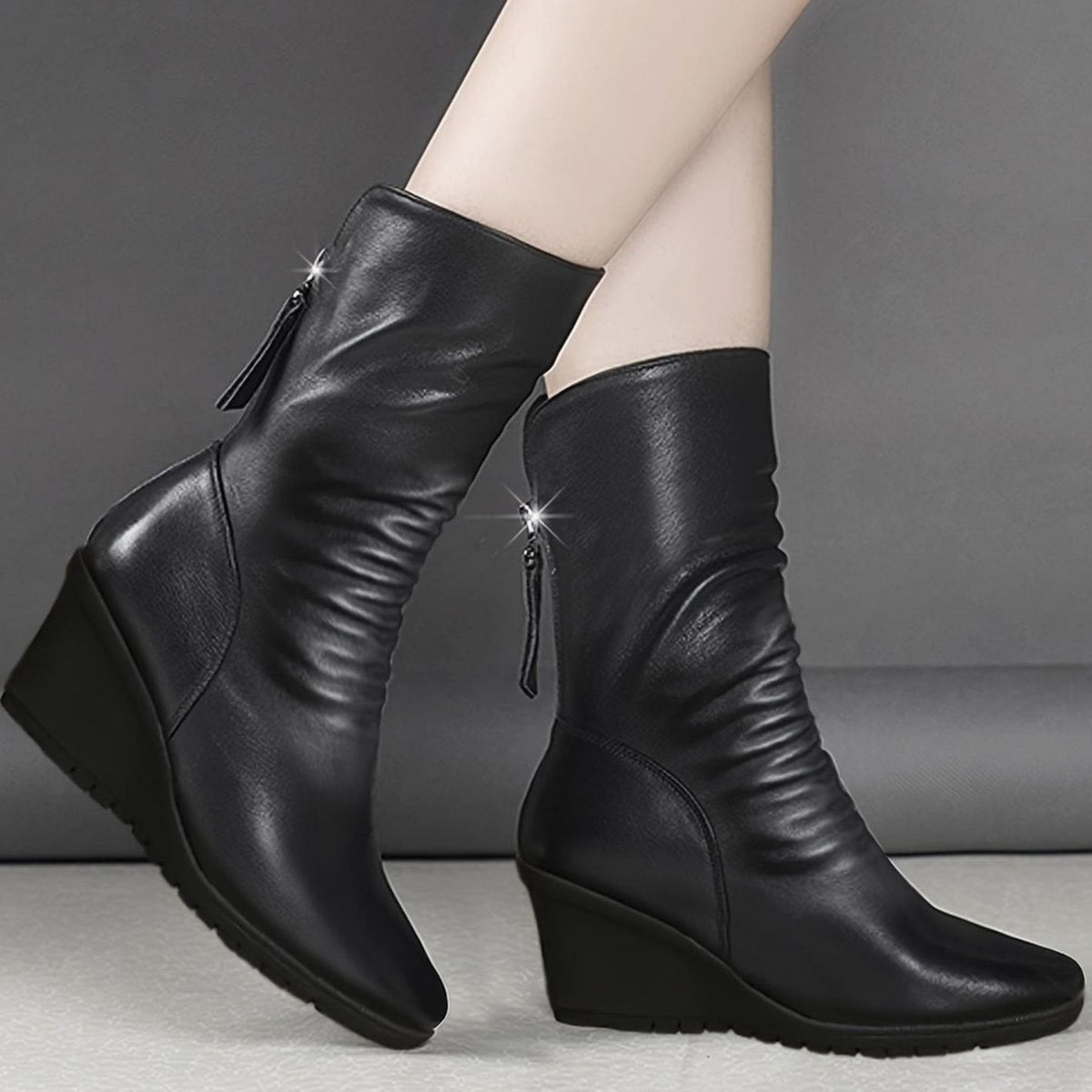 Botines de cuña mujer color negro con caña media y cremallera lateral