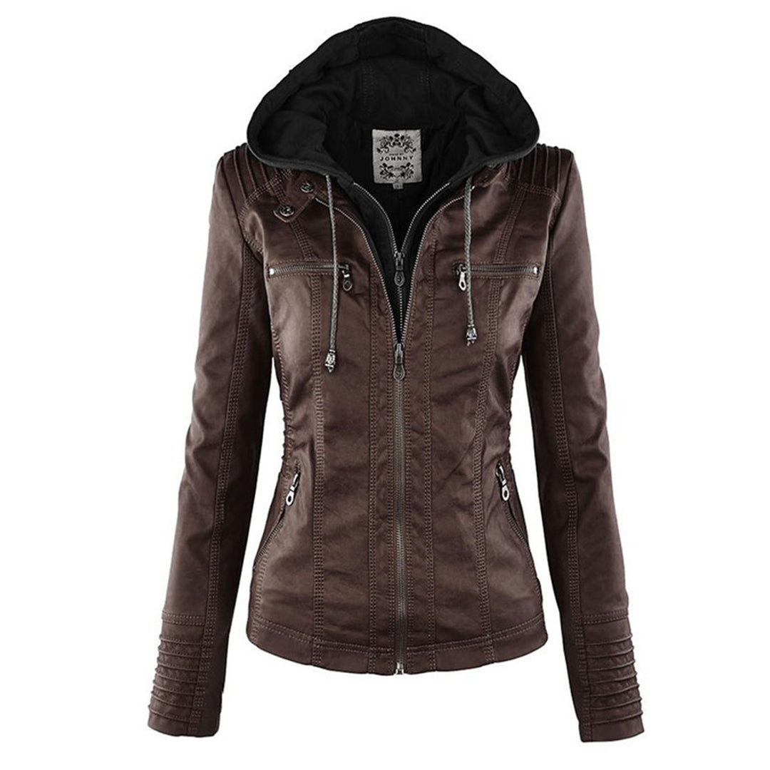 Detalle de la capucha ajustable de la chaqueta ZIRELLE