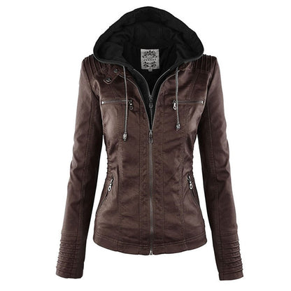 Detalle de la capucha ajustable de la chaqueta ZIRELLE